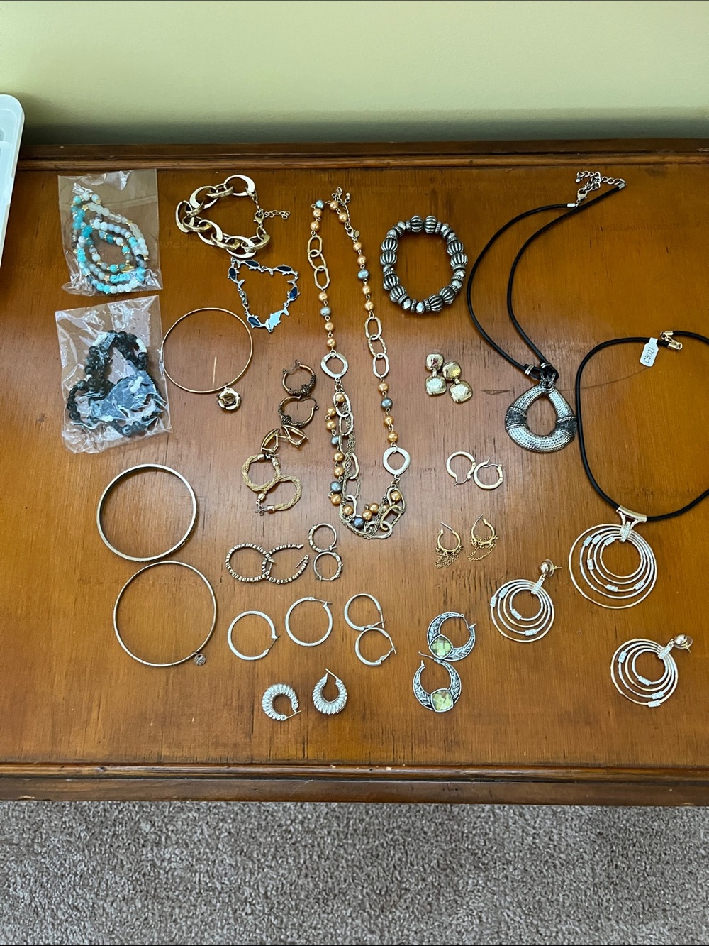 Assorted Women's Gold and Silver Tone Jewelry Set - Mixed Colors